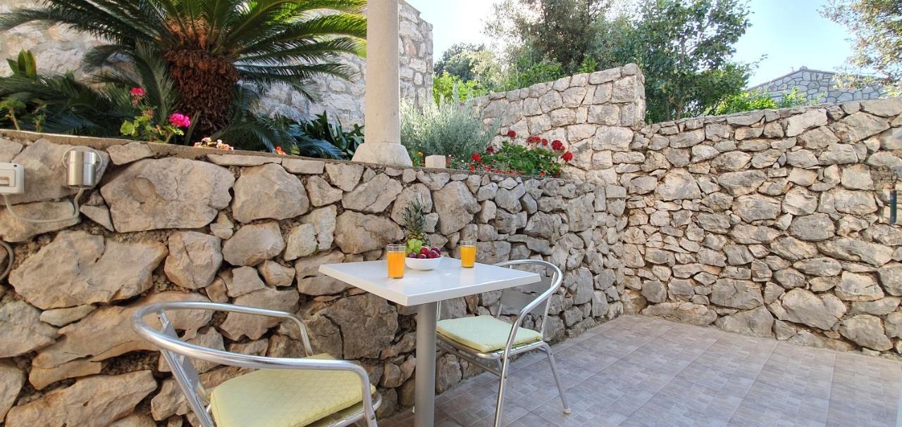 Two Palms Villa Zaton  Exterior photo